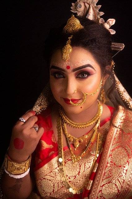 Bengali Bride Banarasi saree
