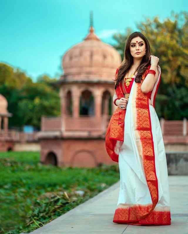 18 Unique Bengali Sarees To Know Your Tradition